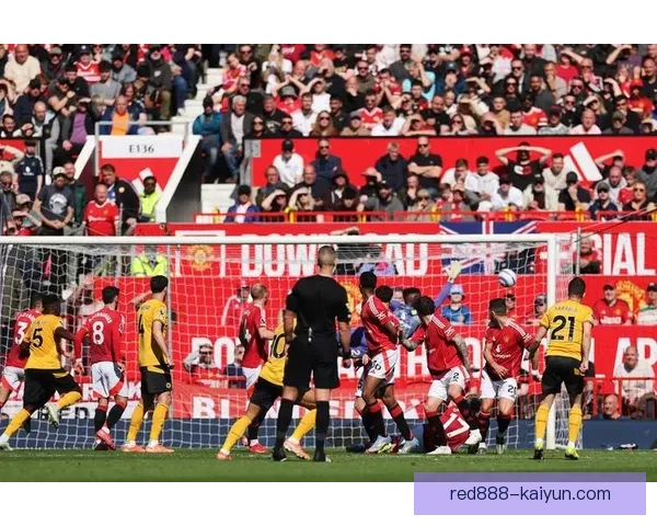 英超球迷热议球队表现与赛季走势